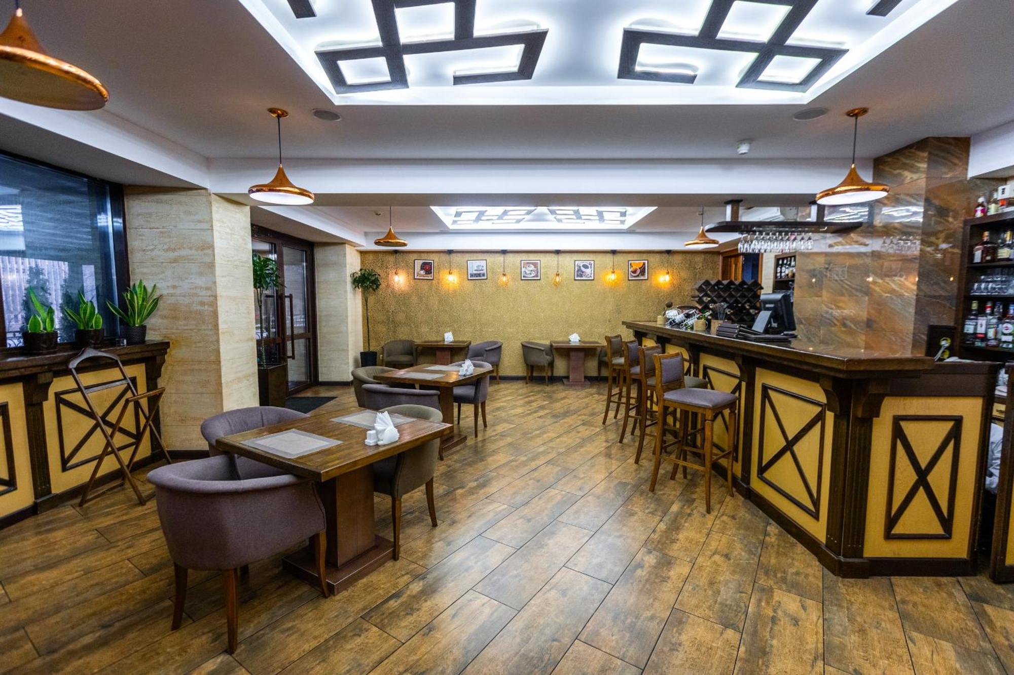 Plaza Hotel אלמטי מראה חיצוני תמונה