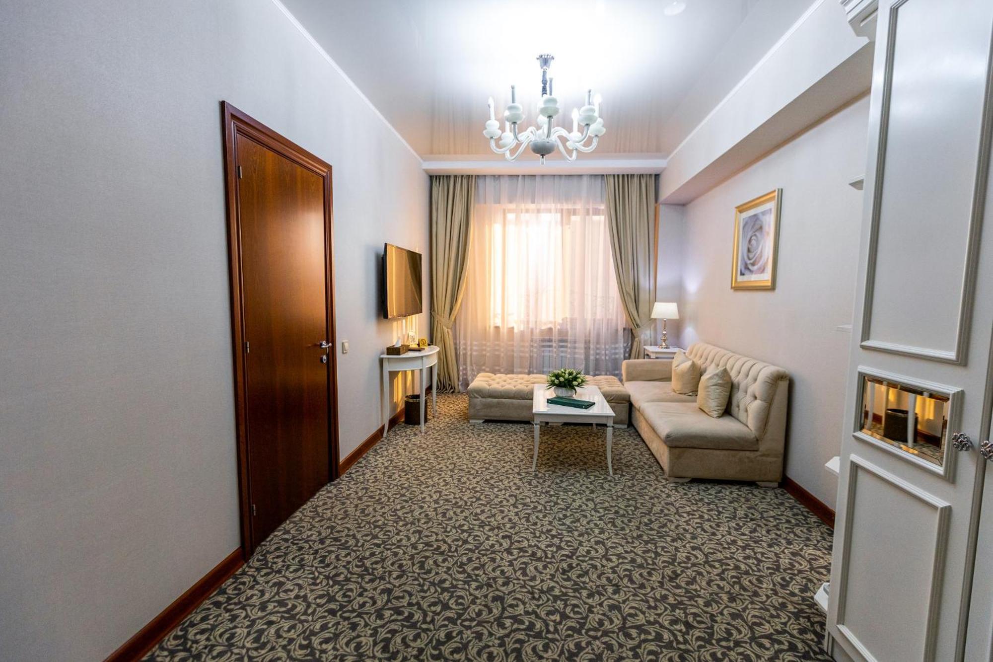 Plaza Hotel אלמטי חדר תמונה