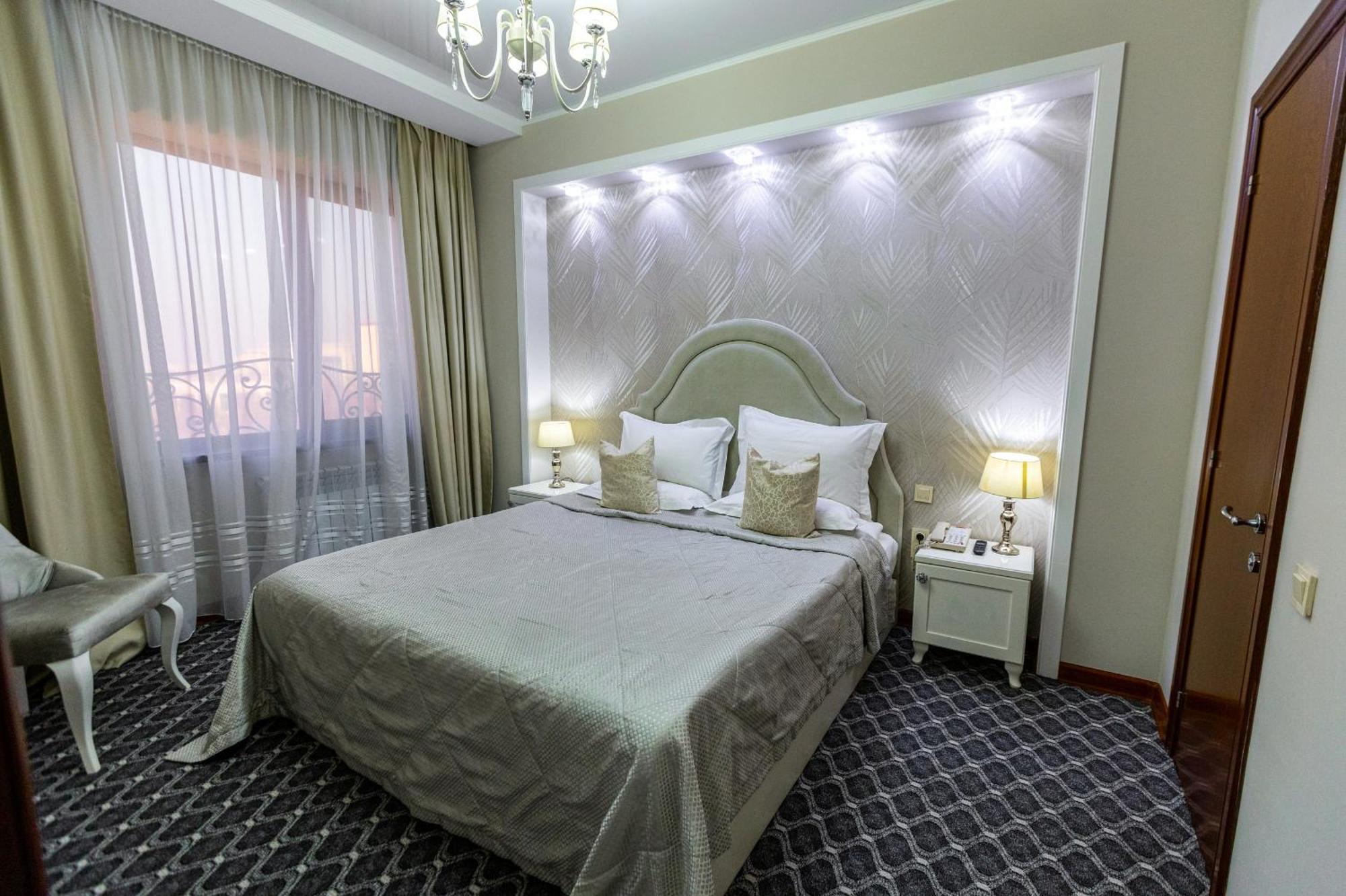 Plaza Hotel אלמטי מראה חיצוני תמונה