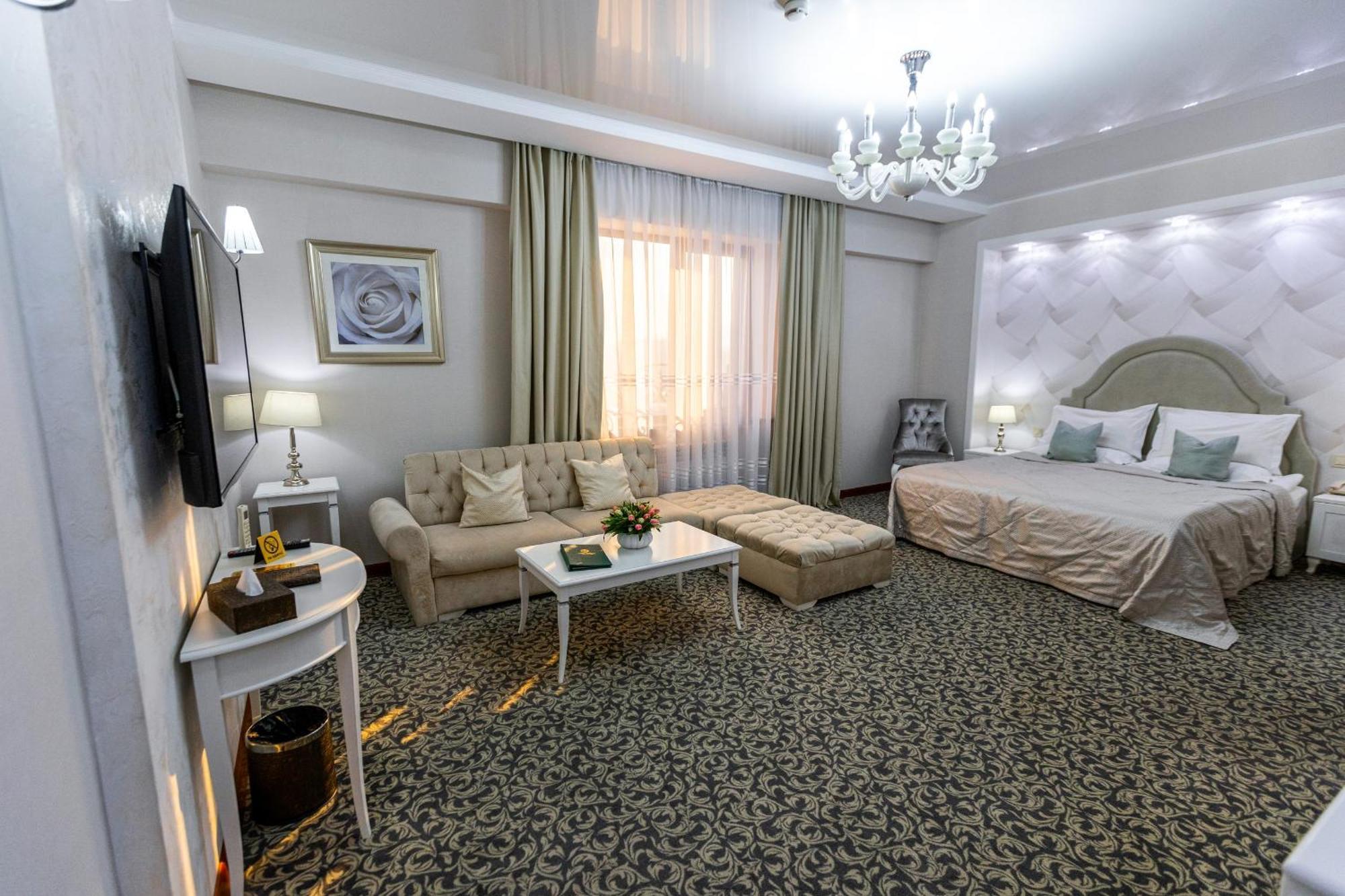 Plaza Hotel אלמטי חדר תמונה