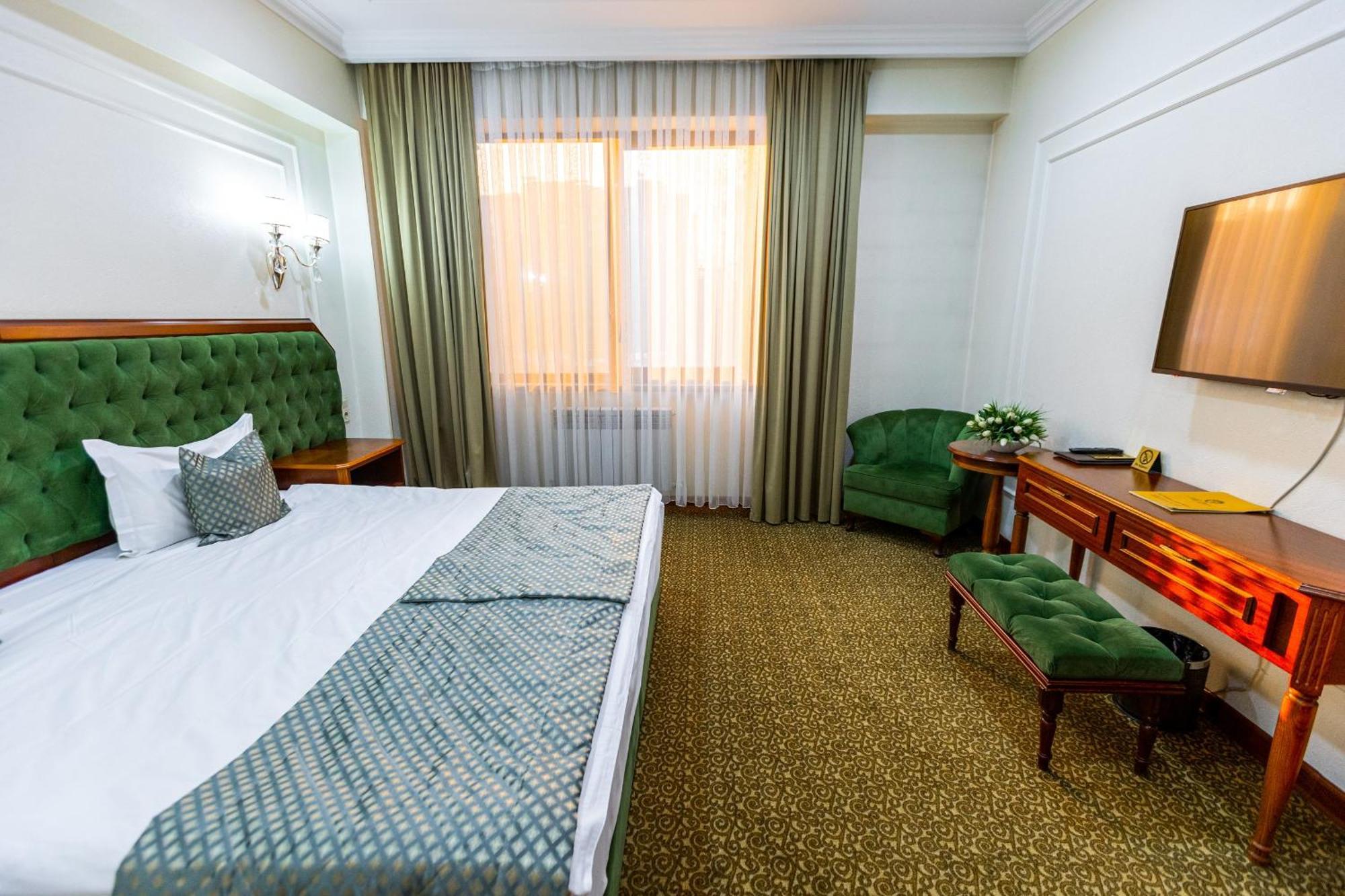 Plaza Hotel אלמטי חדר תמונה