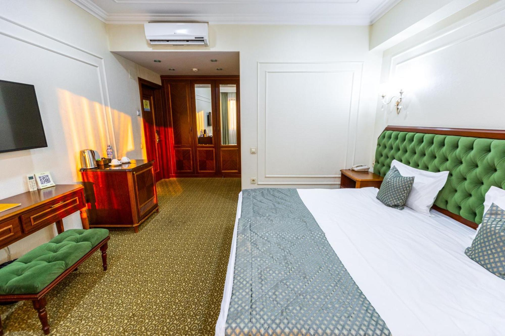 Plaza Hotel אלמטי חדר תמונה