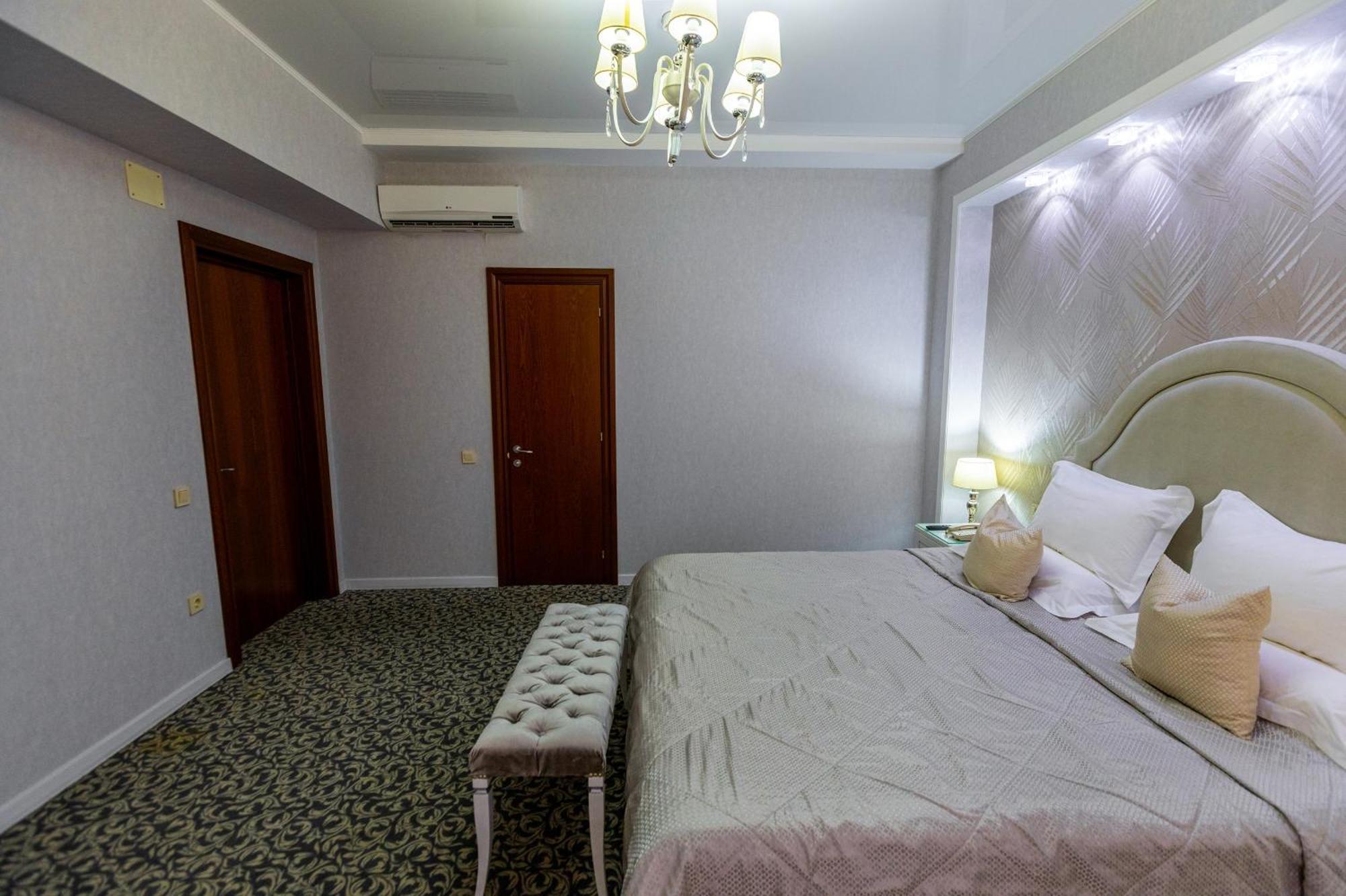 Plaza Hotel אלמטי חדר תמונה