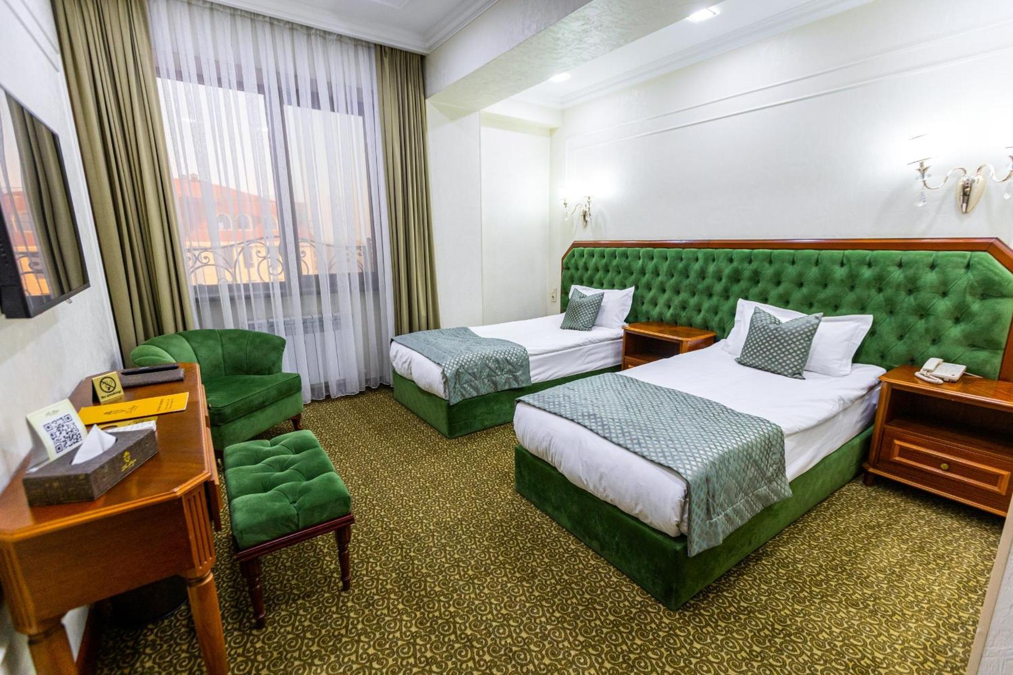 Plaza Hotel אלמטי מראה חיצוני תמונה