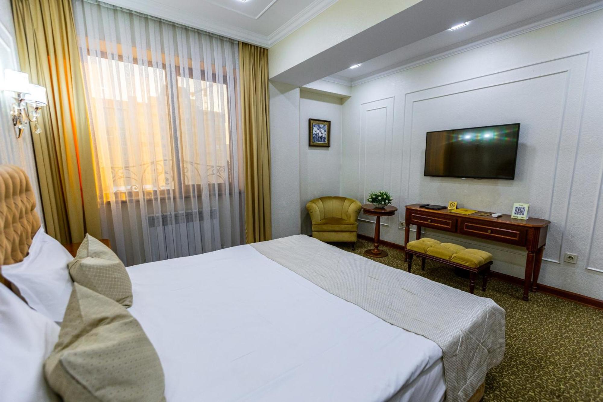 Plaza Hotel אלמטי חדר תמונה